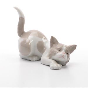 Lladro Porcelain Attentive Cat Figurine